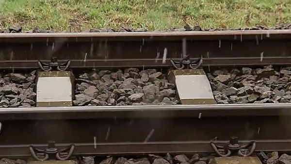 Overwegen tijdelijk afgesloten door werkzaamheden aan het spoor